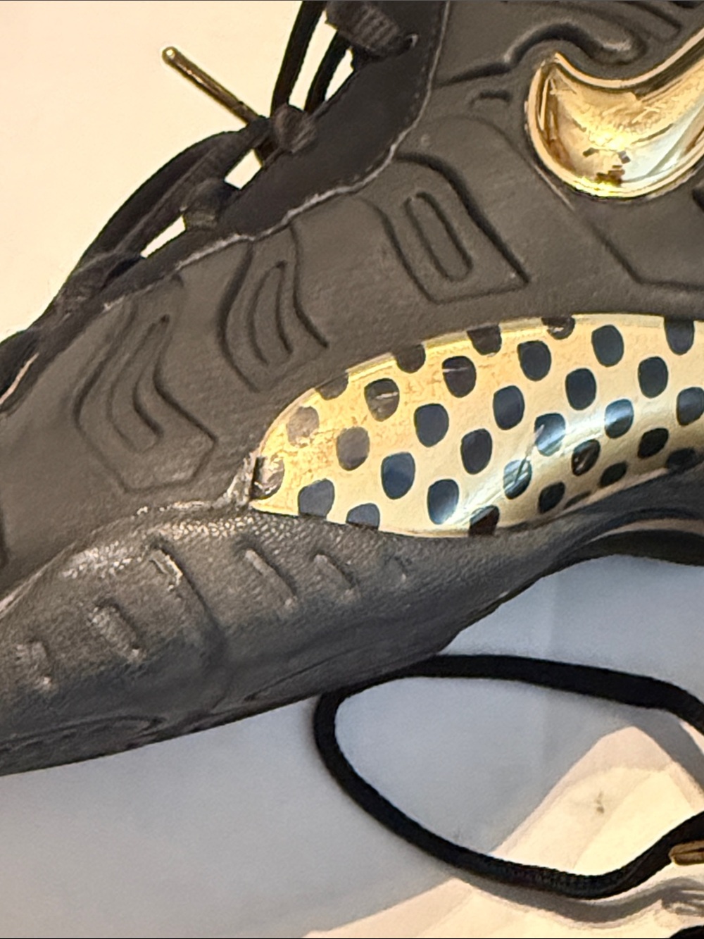 Nike Air Youth Foamposite Pro Black Metallic Gold (GS) Size 6.5Y - Picture 12 of 12